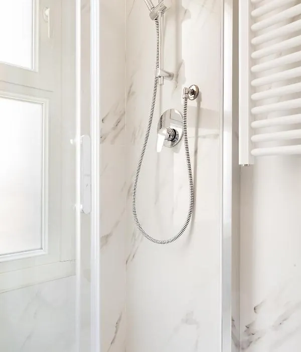Elegant Flat in Milan, Wi-Fi e Netflix!-1